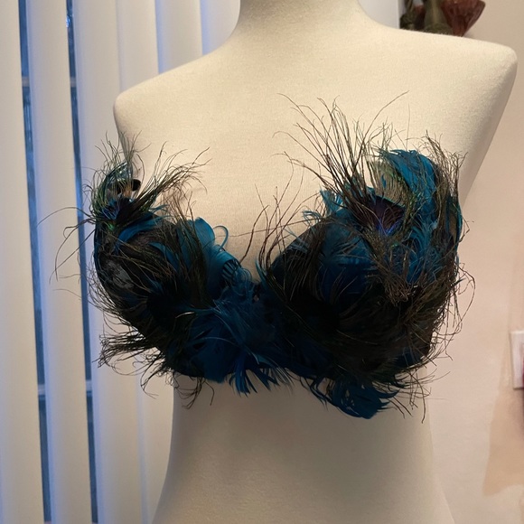 Peacock Feathered Strapless Bra - Picture 4 of 10